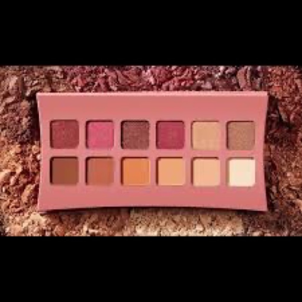 ‼️NEW‼️PRICE DROP‼️Illamasqua Unveiled Artistry Eyeshadow Palette - Picture 2 of 4